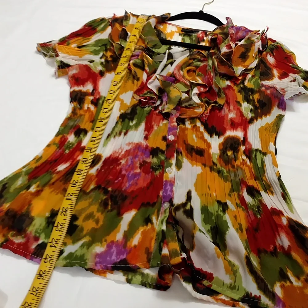 East 5th Ruffled Short Sleeve Blouse - Picture 7 of 7